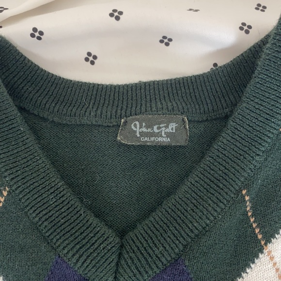 Brandy Melville cropped green argyle sweater vest! perfect for layering - Picture 2 of 2